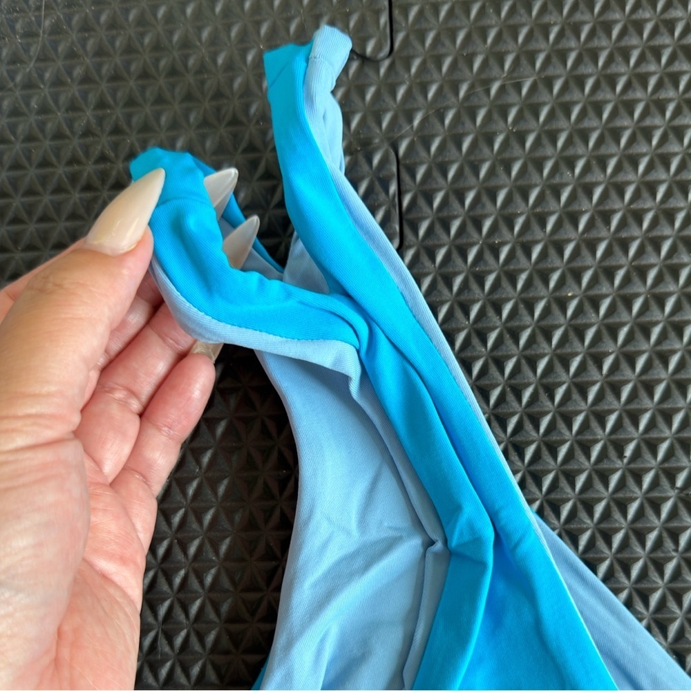 L*SPACE One Wave Reversible Bikini Top - Picture 6 of 8